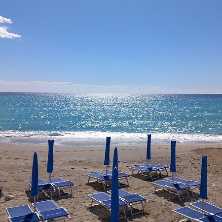 Sweet Sea View Apartment Savona Exterior photo