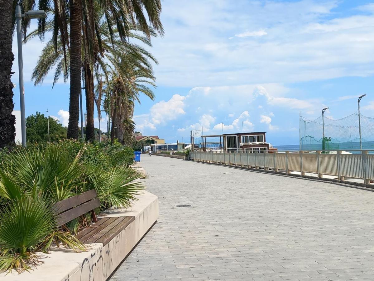 Sweet Sea View Apartment Savona Exterior photo
