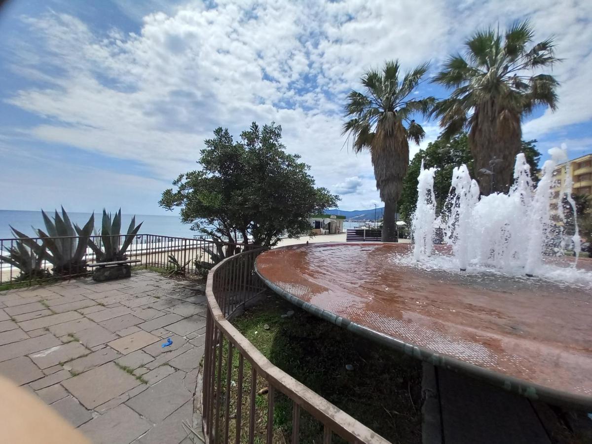 Sweet Sea View Apartment Savona Exterior photo