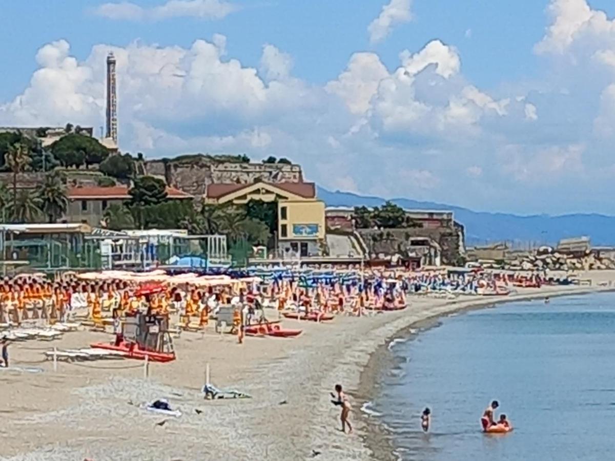 Sweet Sea View Apartment Savona Exterior photo