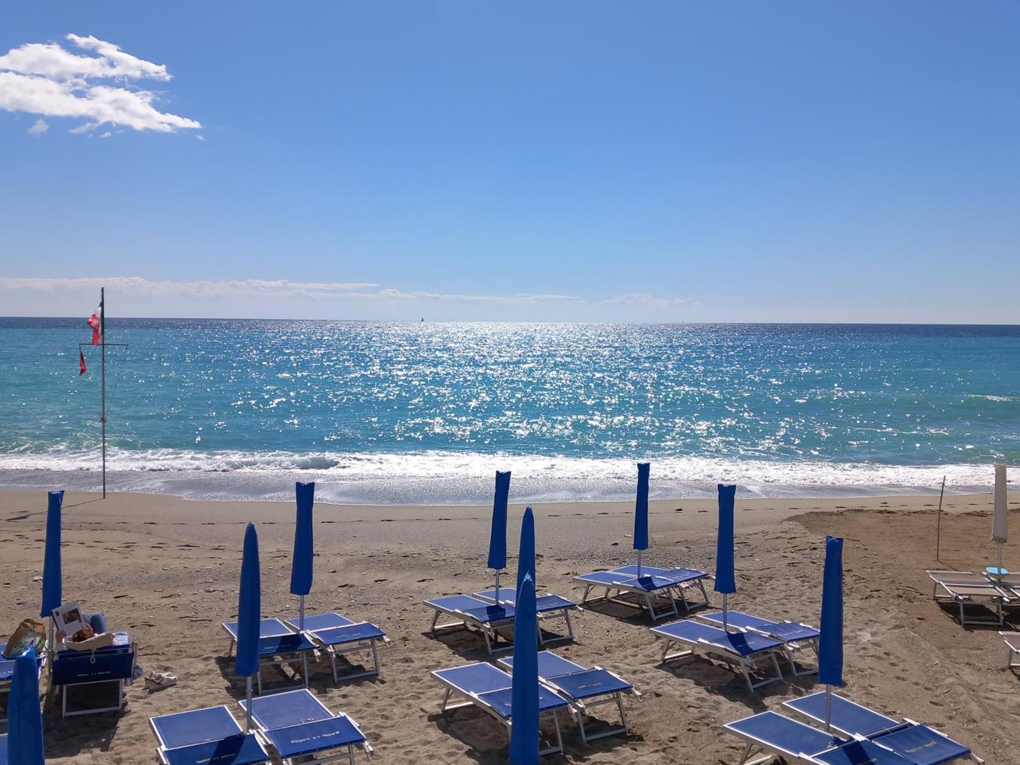 Sweet Sea View Apartment Savona Exterior photo